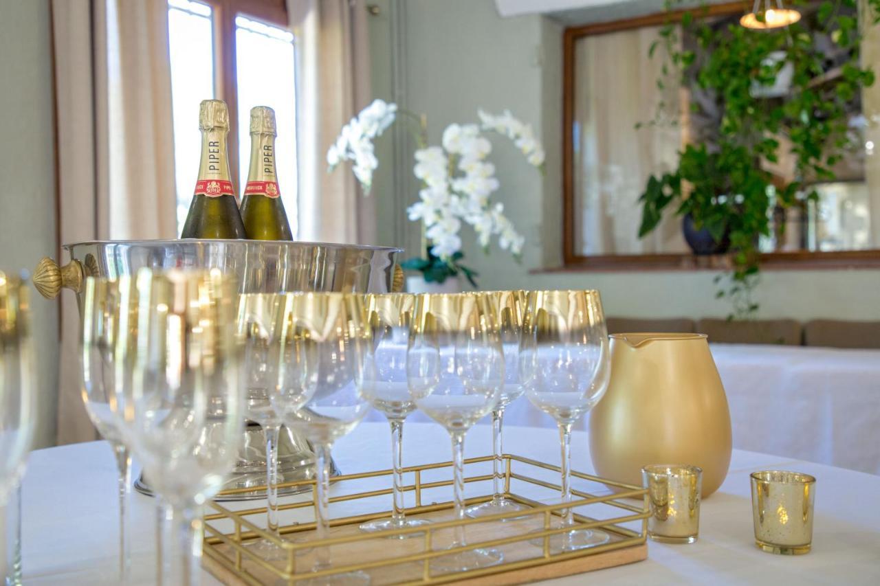 Les Pins Blancs En Provence Hotel ลูมีย์ ภายนอก รูปภาพ