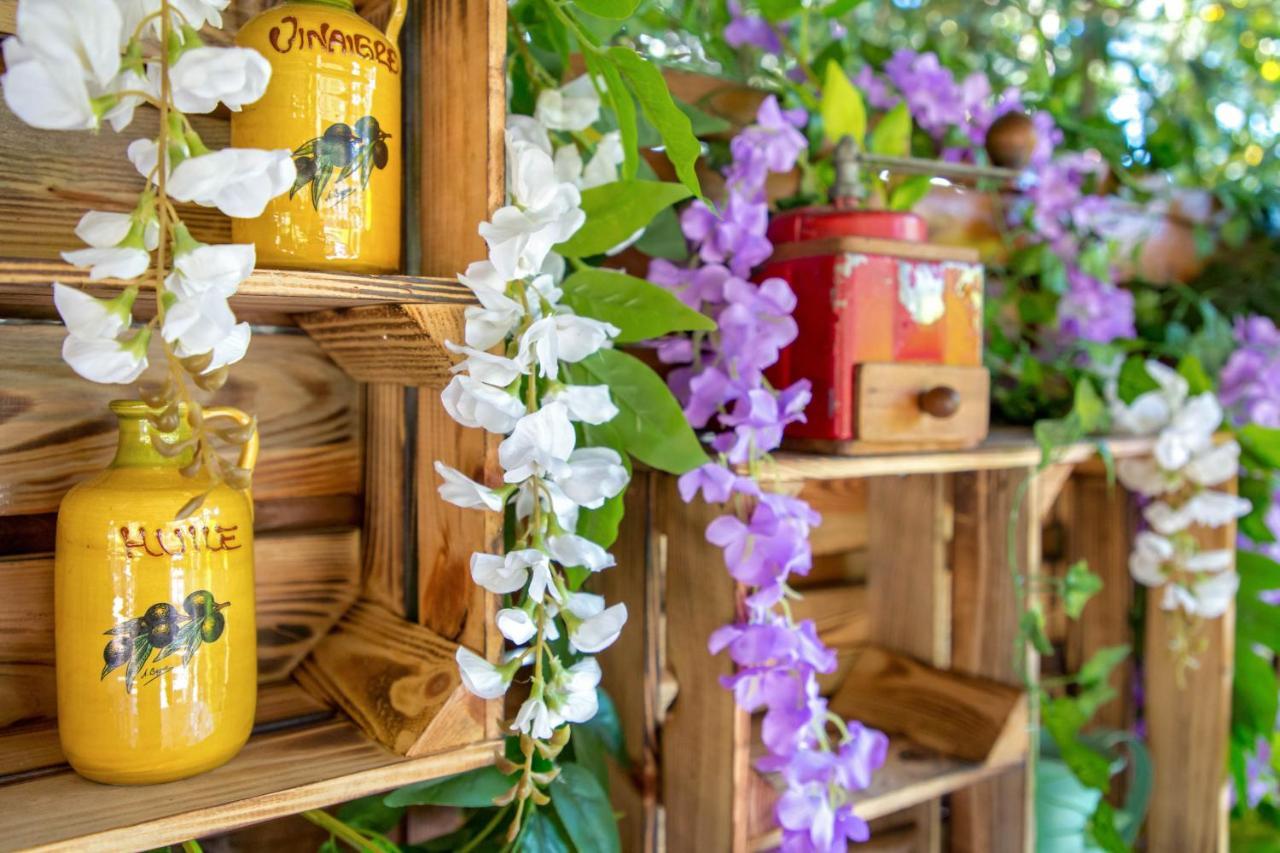Les Pins Blancs En Provence Hotel ลูมีย์ ภายนอก รูปภาพ
